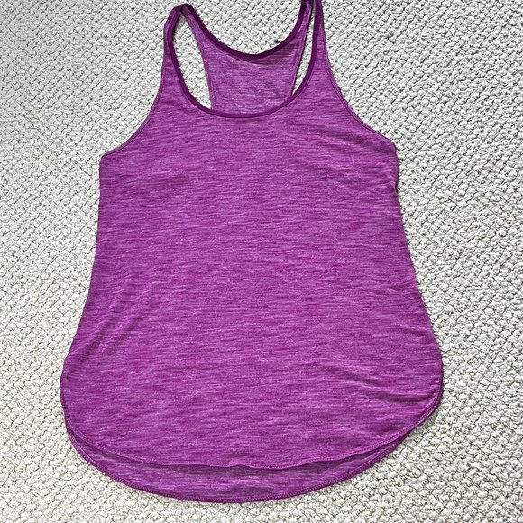 Lululemon fuchsia lightweight dolphin hem, racer back workout tank Size Medium - Picture 1 of 6